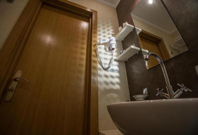 اتاق لوکس, Apartment Eney