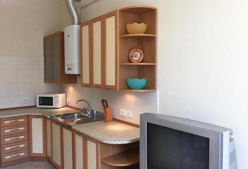 آپارتمان 1 خوابه, Apartment Eney