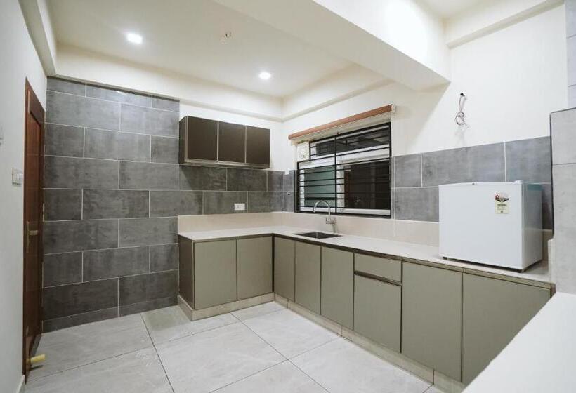 جناح, Fortune Avenue