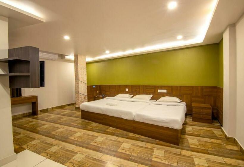 غرفة ديلوكس ثلاثية, Oaks Residency