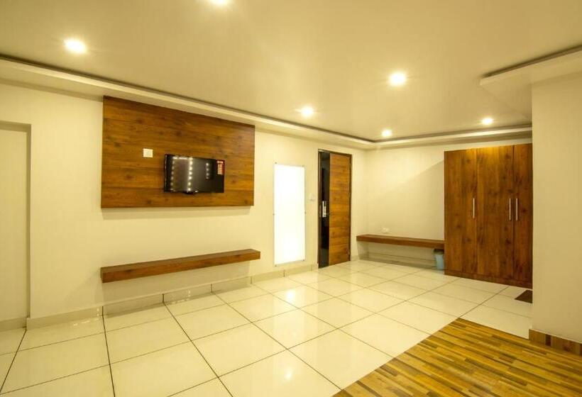 جناح إدارى, Oaks Residency