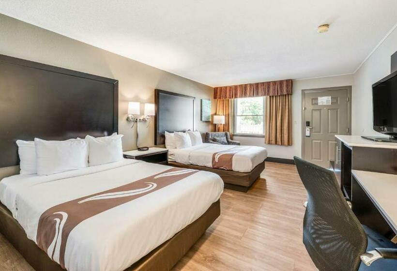 ２ダブルベッドのスタンダードルーム, Quality Inn Poughkeepsie