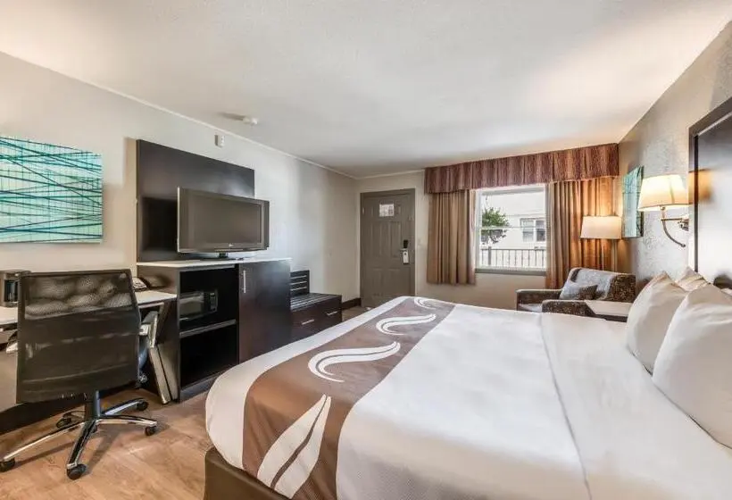 اتاق استاندارد با تخت بزرگ, Quality Inn Poughkeepsie