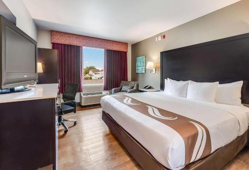 身障者適用キングサイズベッドルーム, Quality Inn Poughkeepsie