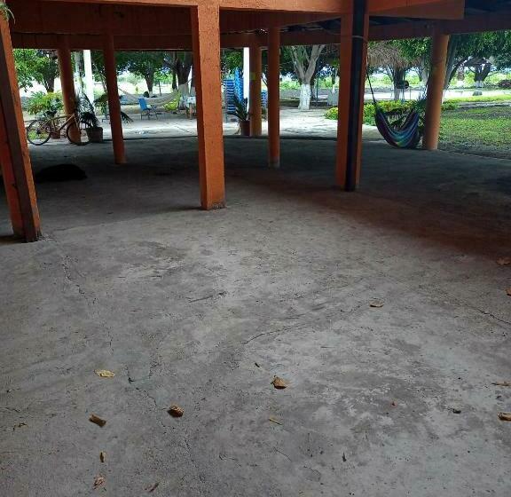 ファミリールーム, Room In Guest Room   Lodging And Camping The Island