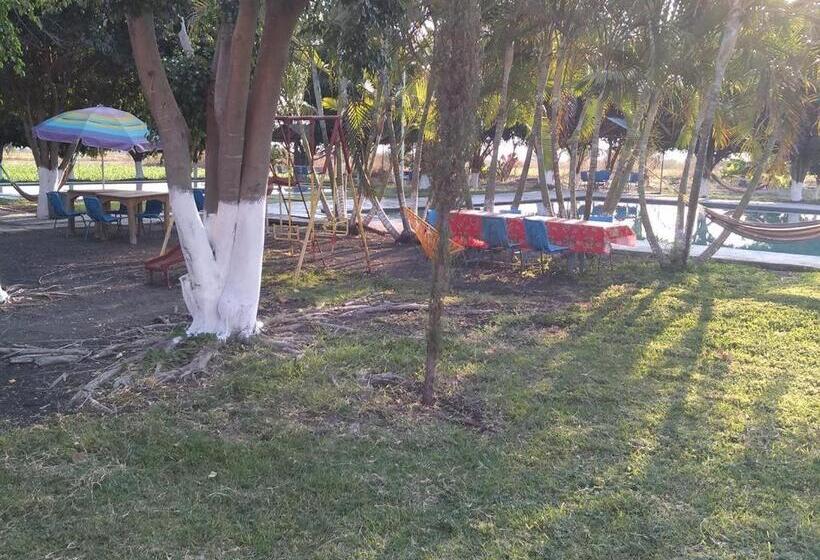 غرفة عائلية, Room In Guest Room   Lodging And Camping The Island