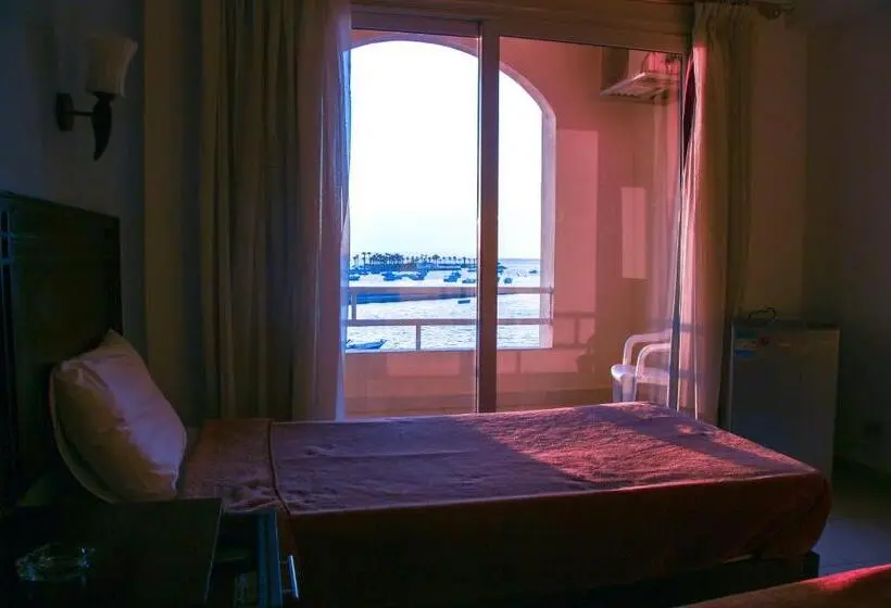 اتاق لوکس, Boulevard Apartment