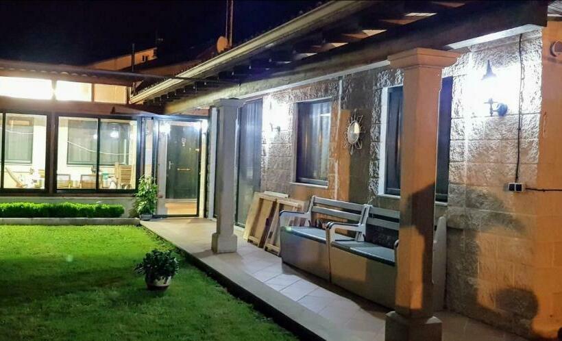 شقة غرفة واحدة, Albergue De Peregrinos Ultreia Et Suseia