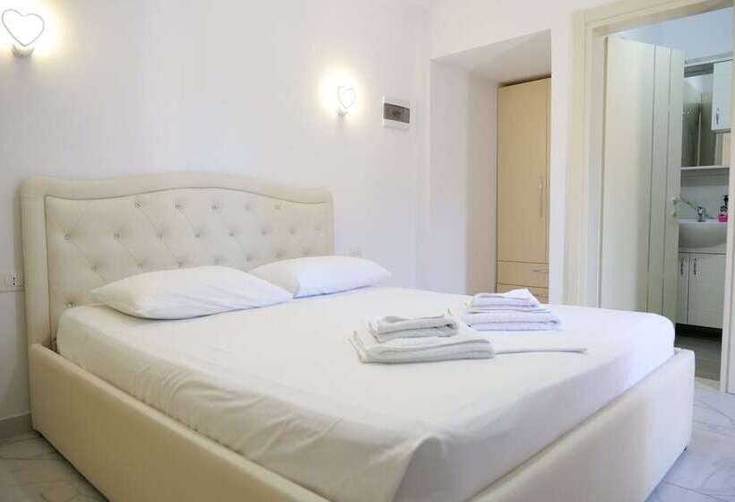 Номер Стандарт Вид на Сад, Ksamil Central Park