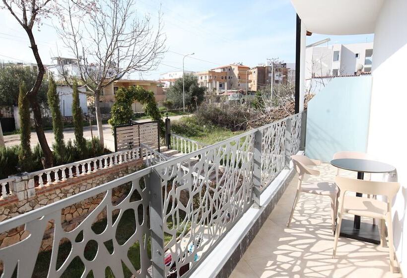 Трехместный Номер Deluxe, Ksamil Central Park