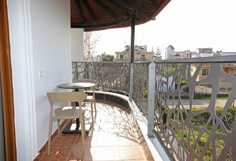 Трехместный Номер Комфорт, Ksamil Central Park