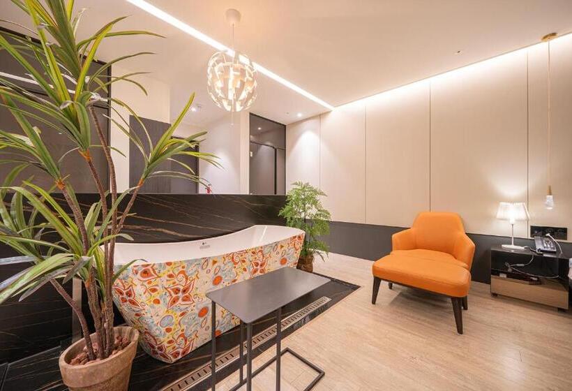 سوییت, Daegu Eastern Hotel Lions Park
