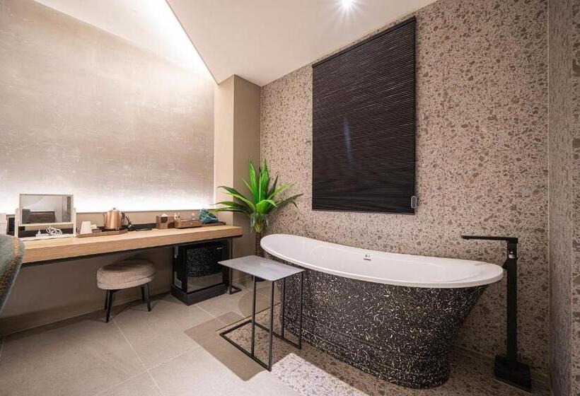 سوییت, Daegu Eastern Hotel Lions Park