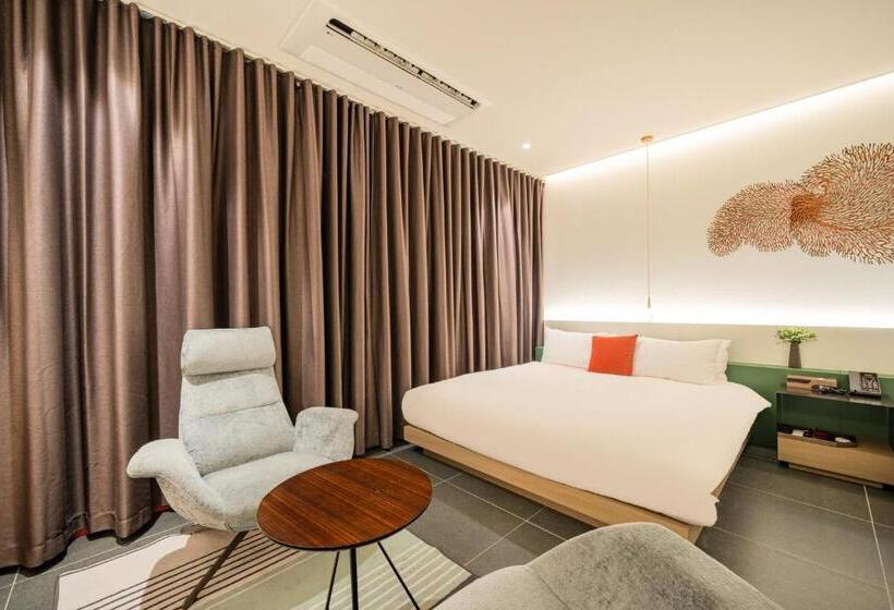 سوییت خانوادگی, Daegu Eastern Hotel Lions Park