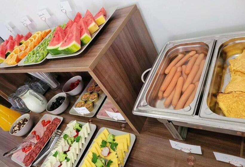 Трехместный Номер Deluxe, Helios