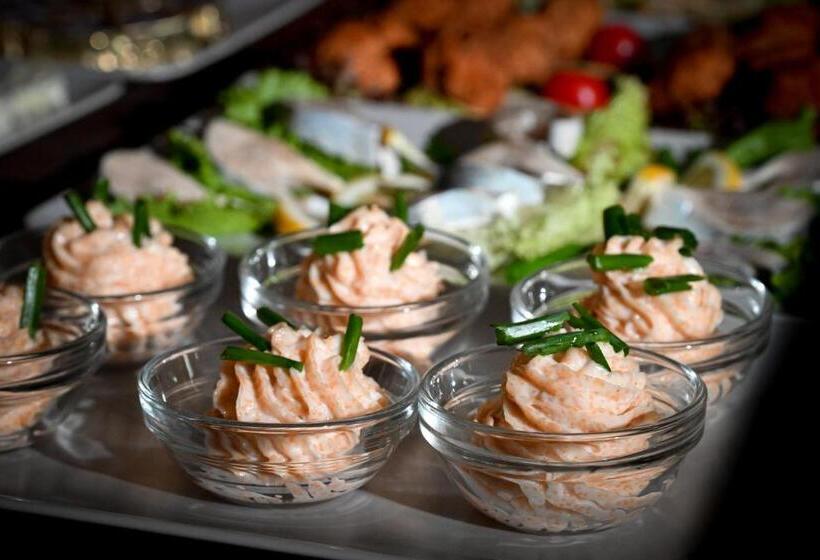 Трехместный Номер Deluxe, Helios