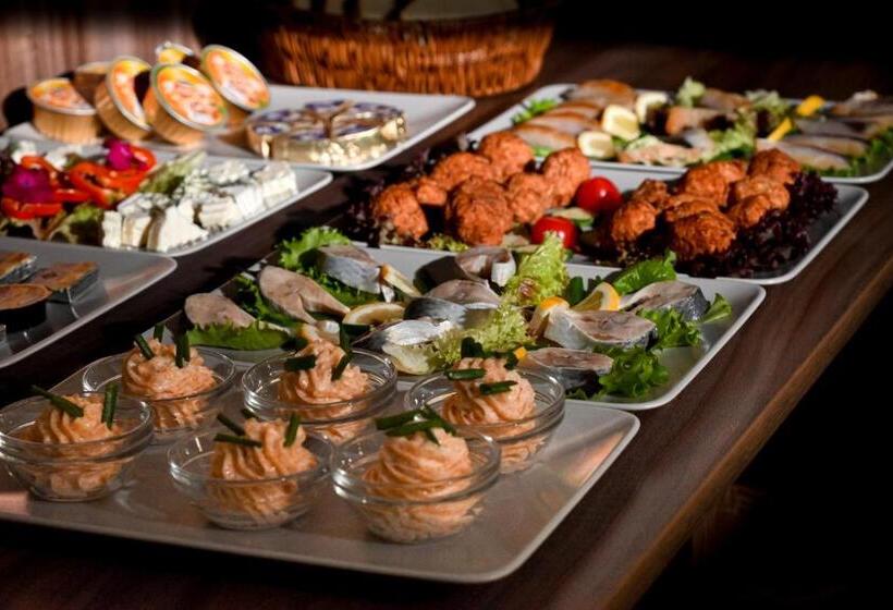 Трехместный Номер Deluxe, Helios