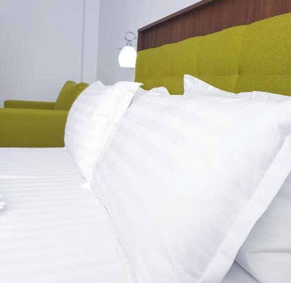 Трехместный Номер Deluxe, Helios