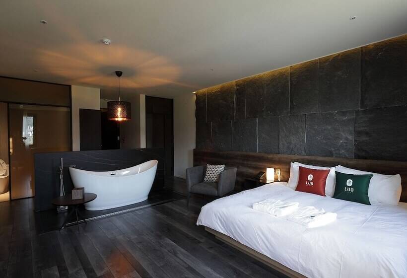 سوییت, Daegu Eastern Hotel Lions Park