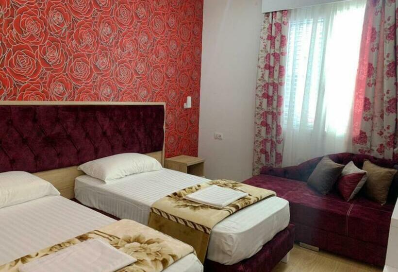 غرفة قياسية مزوَّدة بشُرفة, Number One