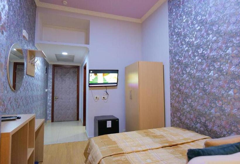 غرفة قياسية, Number One