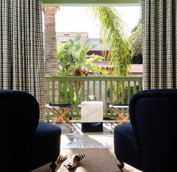 סטודיו סופריור, Palihouse Santa Barbara