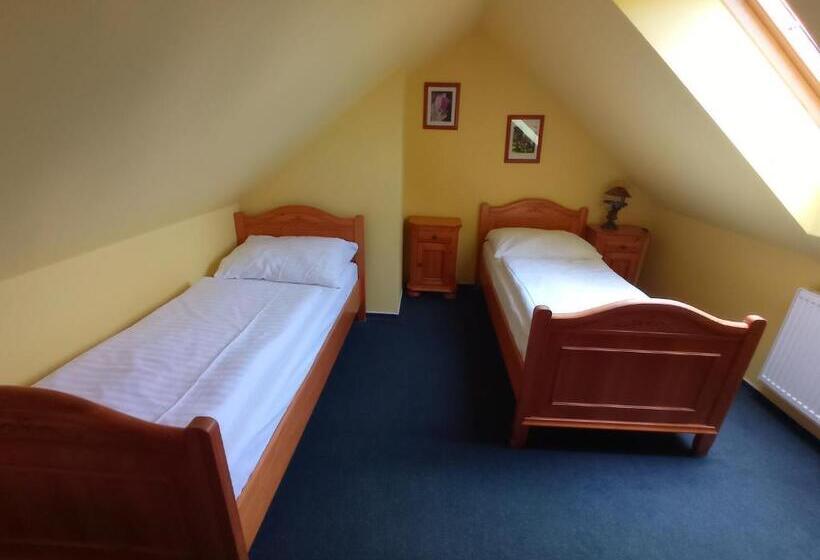 شقة غرفة واحدة, Ranč Kostelany