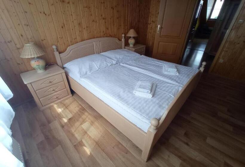 غرفة عائلية كلاسيكية, Ranč Kostelany