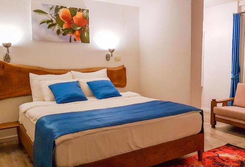 اتاق خانوادگی, Rebetiko