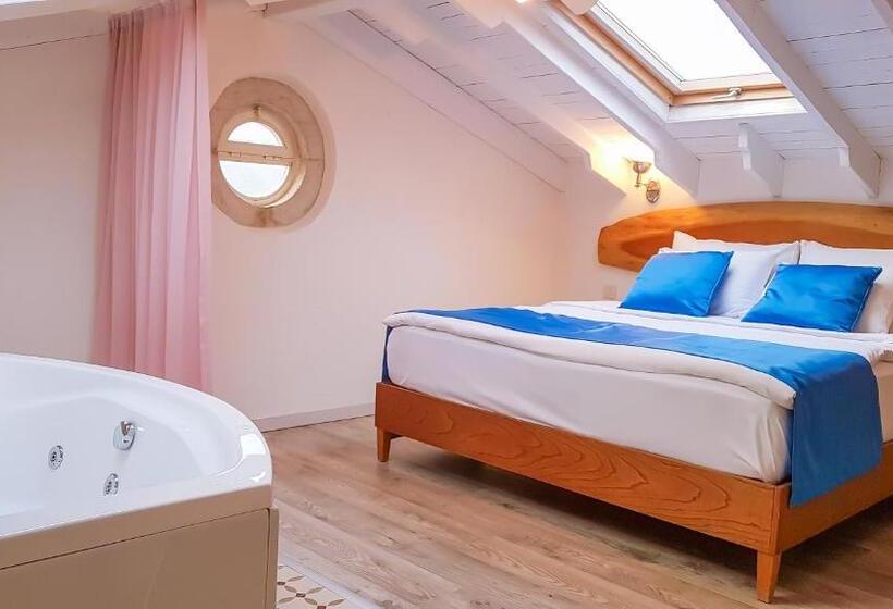 اتاق استاندارد با وان آب گرم, Rebetiko