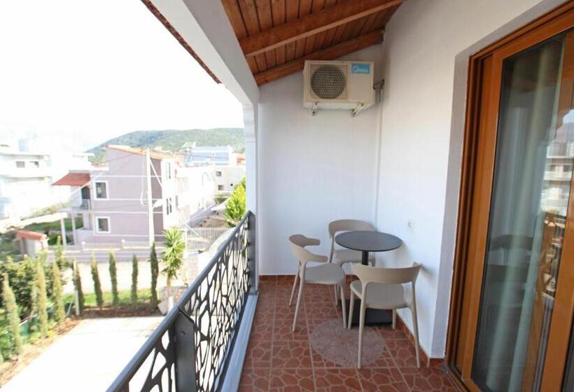 Трехместный Номер Комфорт, Ksamil Central Park