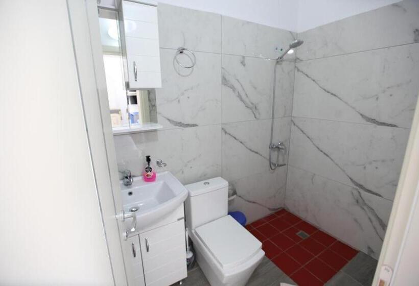 Трехместный Номер Стандарт Вид на Сад, Ksamil Central Park