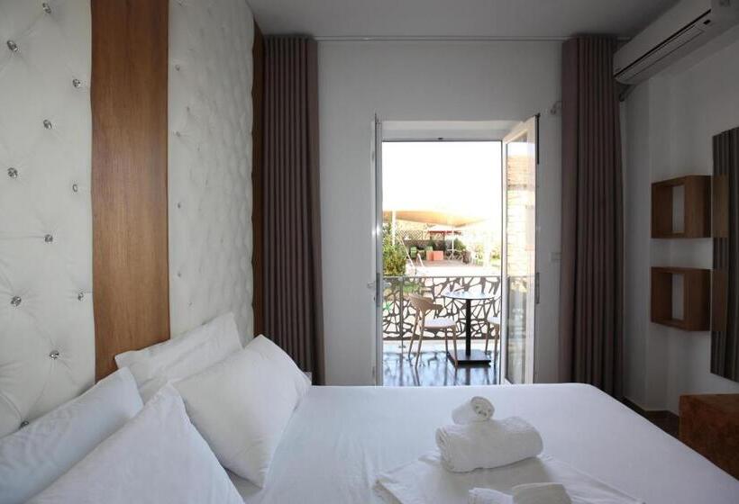 Номер Стандарт Вид на Сад, Ksamil Central Park