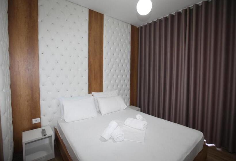 Номер Стандарт Вид на Сад, Ksamil Central Park