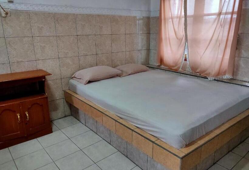 غرفة عائلية, Arjuna Sari Bandungan