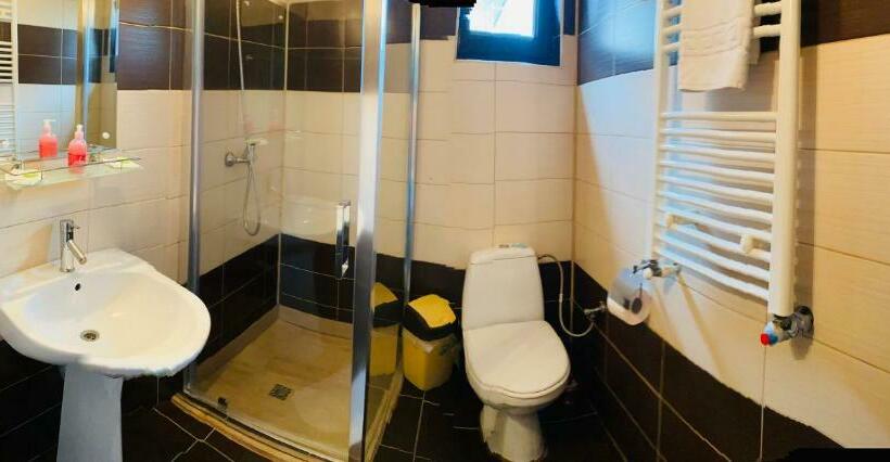 اتاق لوکس, Casa Lupascu