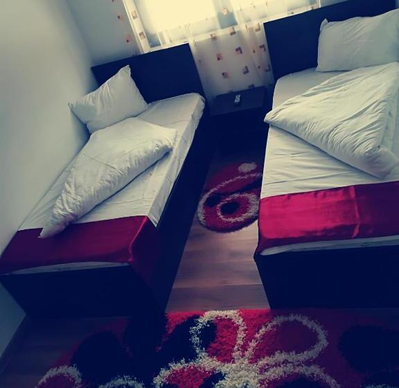 اتاق استاندارد چهار تخته, Casa Lupascu