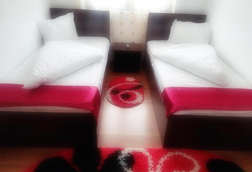 اتاق استاندارد چهار تخته, Casa Lupascu