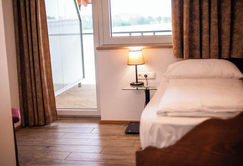 Standard Enkeltværelse m. Balkon, Vulkan Residenz Hotel   Self Check In