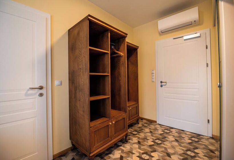 Classic 3 Pers. Værelse, Vulkan Residenz Hotel   Self Check In