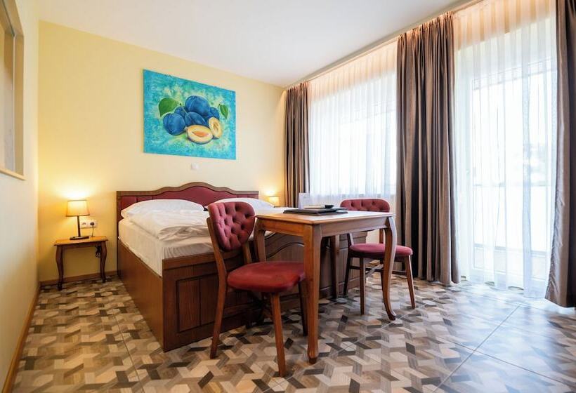 Classic 3 Pers. Værelse, Vulkan Residenz Hotel   Self Check In