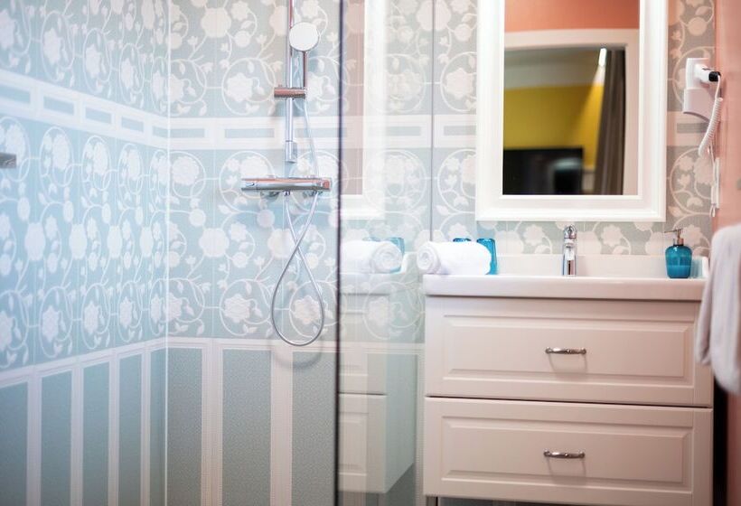 Deluxe Værelse m. Balkon, Vulkan Residenz Hotel   Self Check In