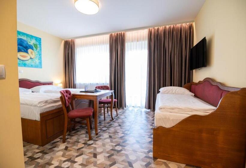 Classic 3 Pers. Værelse, Vulkan Residenz Hotel   Self Check In