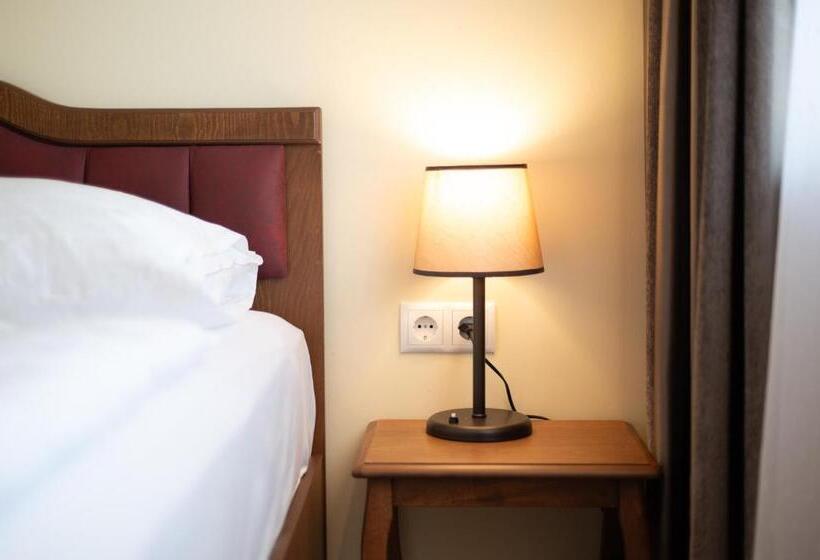 Classic 3 Pers. Værelse, Vulkan Residenz Hotel   Self Check In