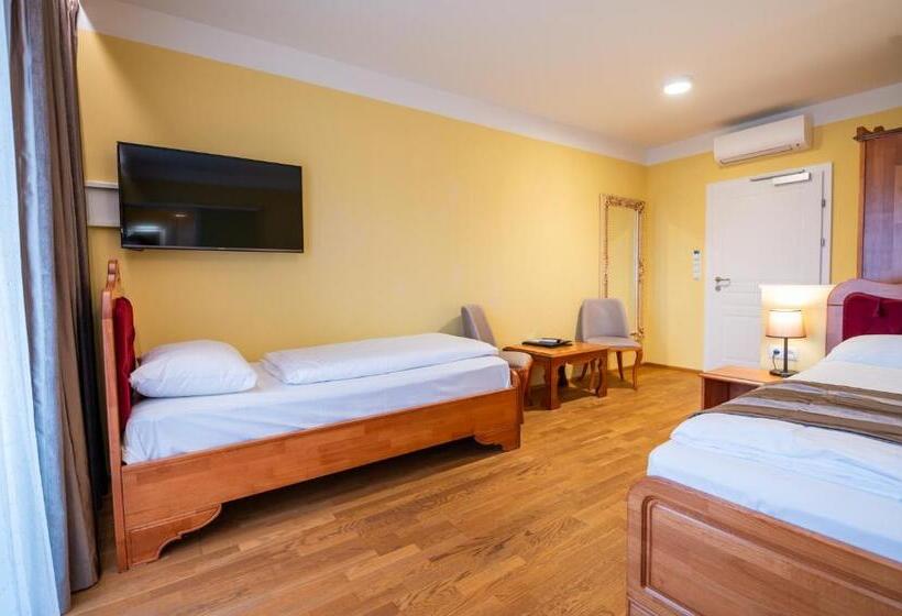 Deluxe 3 Pers. Værelse, Vulkan Residenz Hotel   Self Check In