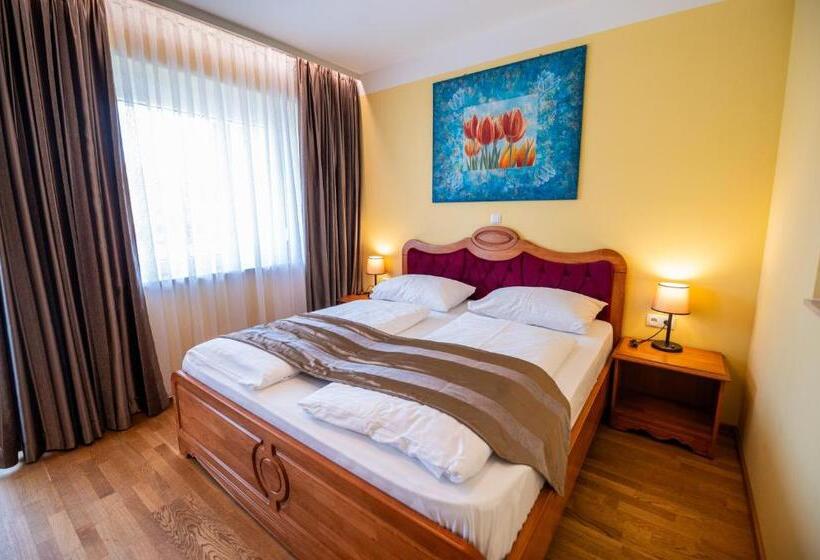 Deluxe Værelse m. Balkon, Vulkan Residenz Hotel   Self Check In