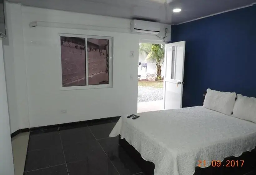 スタンダード４人部屋, Villa Sarie Bay