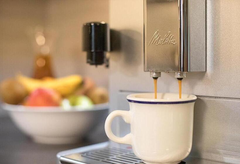 패밀리 룸 공용 욕실, Hof Tschannen