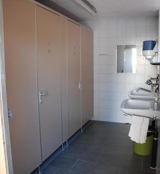 스탠다드 트리픔 룸 공동욕실, Hof Tschannen