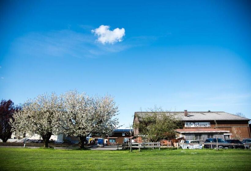 스탠다드 트리픔 룸 공동욕실, Hof Tschannen